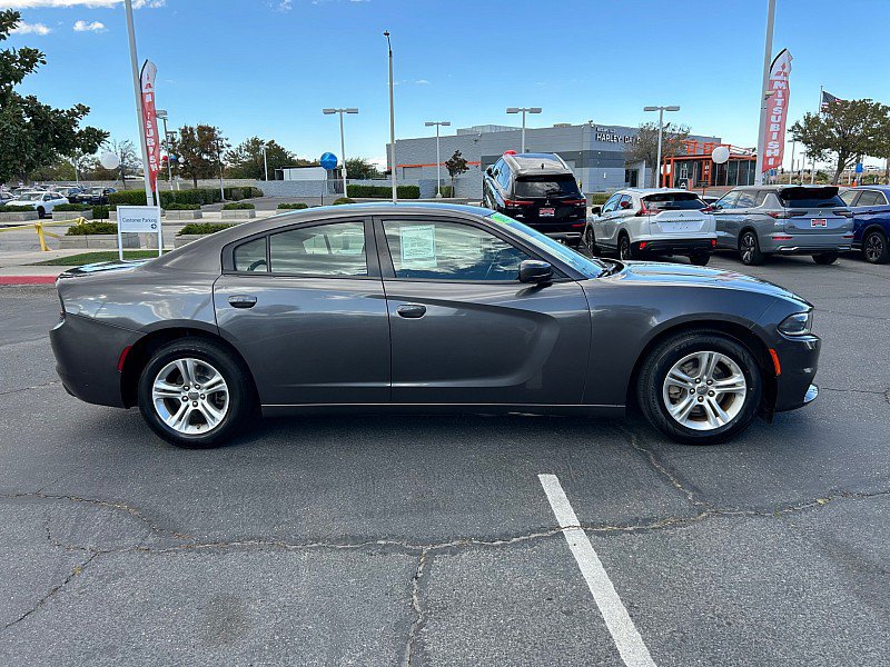 Used 2022 Dodge Charger SXT RWD image 4