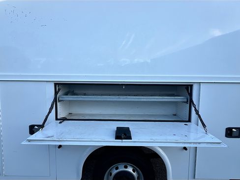 Used 2018 Ford Transit 350 138 w/ Exterior Upgrade Package image 35