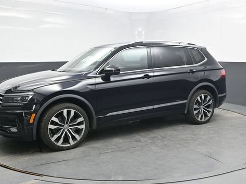 Used 2020 Volkswagen Tiguan SEL Premium R-Line w/ 3rd Row Seat Package AWD/4WD image 3
