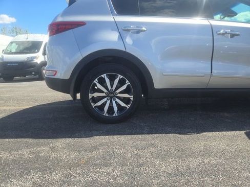 Used 2019 Kia Sportage EX w/ Option Group 040 AWD/4WD image 9