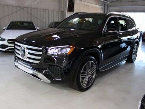 Used 2025 Mercedes-Benz GLS 450 4MATIC image 44