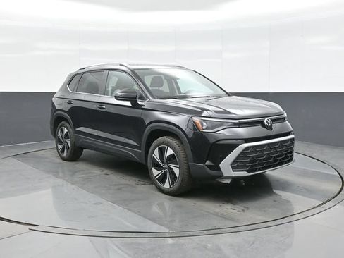New 2026 Volkswagen Taos SE AWD/4WD image 1