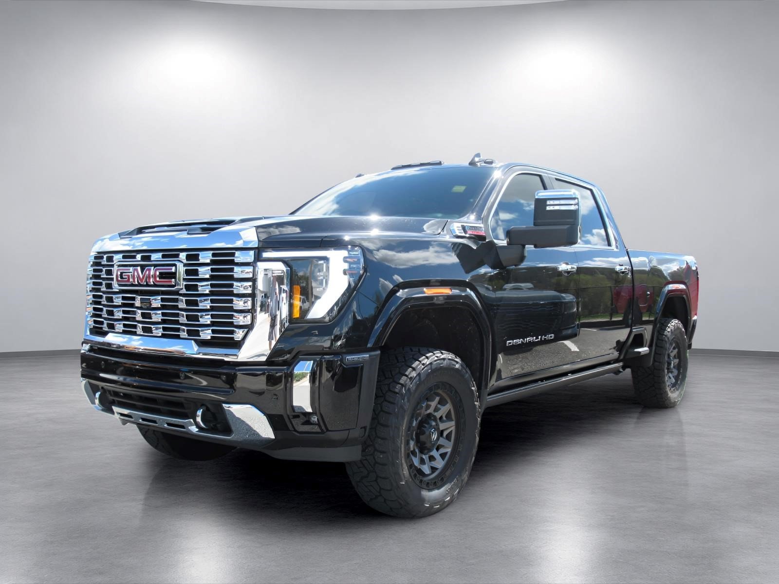 Used 2026 GMC Sierra 2500 Denali w/ Denali Reserve Package AWD/4WD image 3