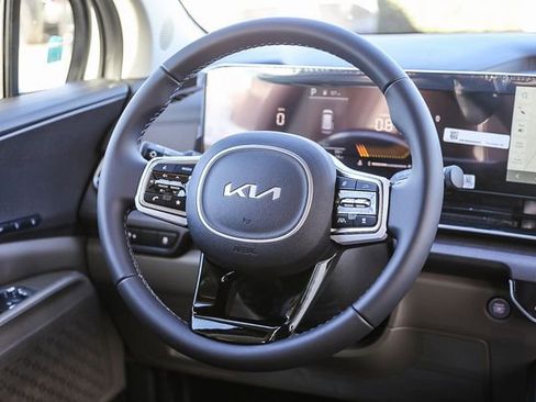 New 2026 Kia Carnival EX FWD image 18