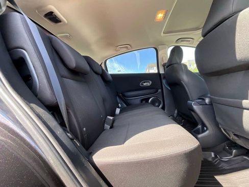 Used 2018 Honda HR-V EX image 13