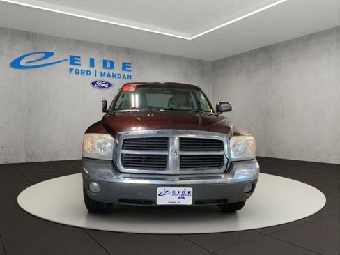 Used 2005 Dodge Dakota SLT AWD/4WD image 2