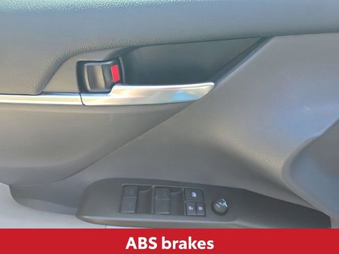Used 2024 Toyota Camry SE image 20