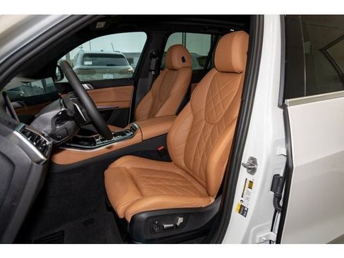 New 2026 BMW X5 xDrive50e w/ Premium Package AWD/4WD image 75
