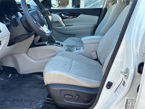 Used 2018 Nissan Rogue Sport SV image 9