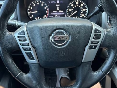 Used 2021 Nissan Titan SV w/ SV Convenience Package AWD/4WD image 9