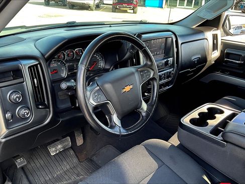 Used 2018 Chevrolet Silverado 1500 LT w/ Texas Edition image 11