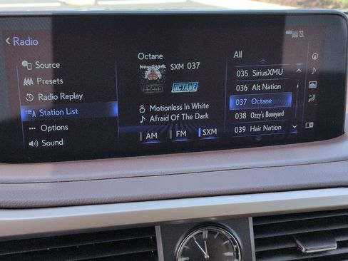 Used 2020 Lexus RX 450h AWD w/ Luxury Package image 23