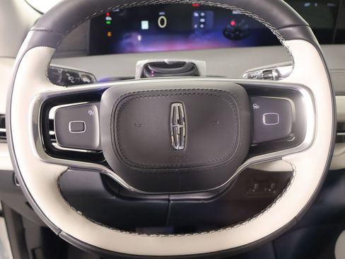 New 2026 Lincoln Navigator L Reserve AWD/4WD image 3