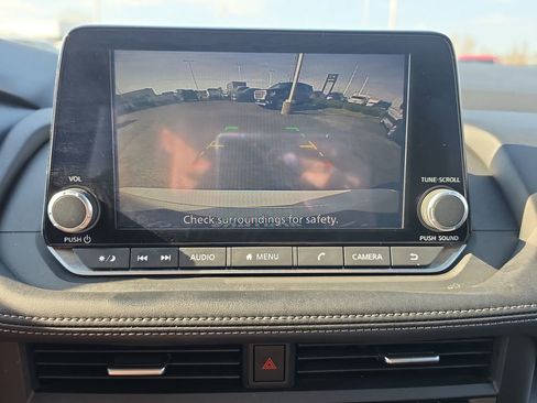 Used 2024 Nissan Rogue SV image 22