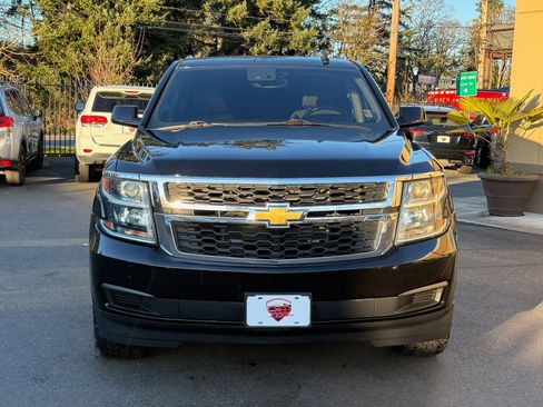 Used 2018 Chevrolet Suburban LT image 2