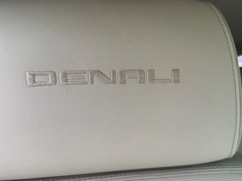 Used 2015 GMC Yukon Denali RWD image 39