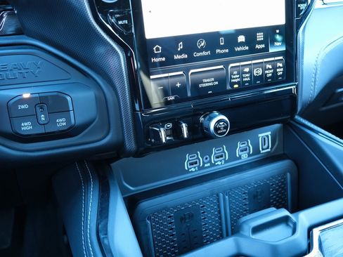 Used 2025 RAM 3500 Limited image 23