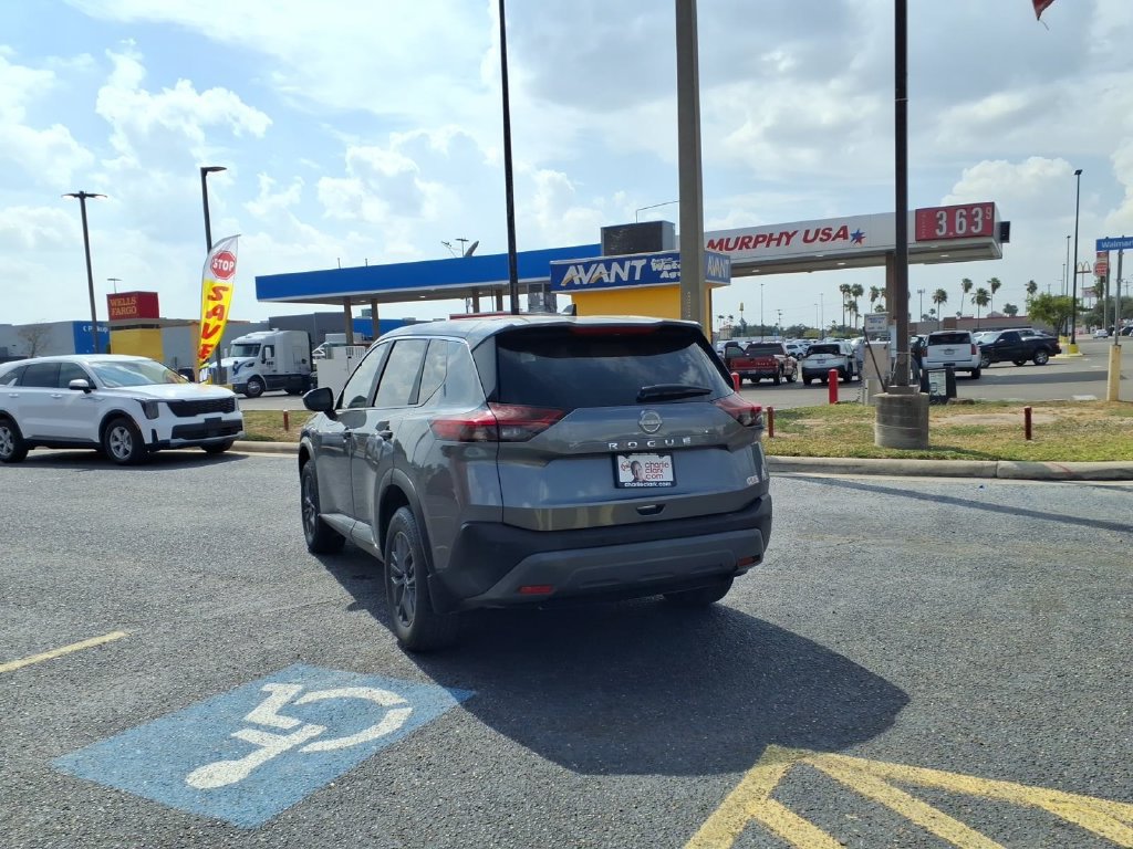 Used 2023 Nissan Rogue S FWD image 3