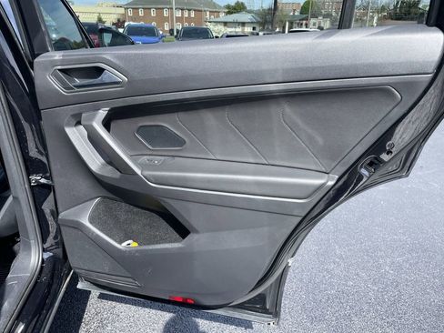 Used 2021 Volkswagen Tiguan SEL Premium R-Line image 25