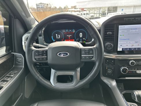 Used 2023 Ford F150 Lariat w/ Trailer Tow Package image 17