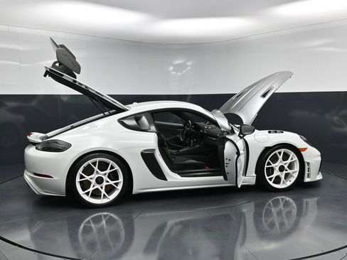 Certified 2024 Porsche 718 Cayman GT4 RS RWD image 31