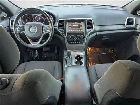 Used 2019 Jeep Grand Cherokee Laredo image 17