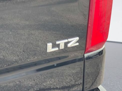 Used 2020 Chevrolet Silverado 1500 LTZ w/ LTZ Plus Package AWD/4WD image 12