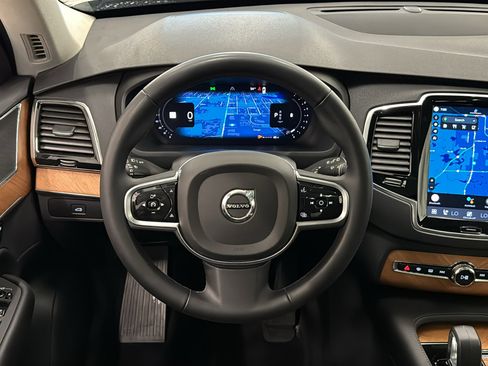 Used 2023 Volvo XC90 B5 Plus w/ Protection Package Premier AWD/4WD image 12