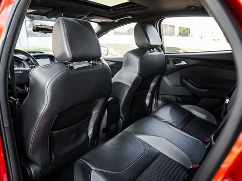 Used 2018 Ford Focus ST w/ Equipment Group 401A image 78