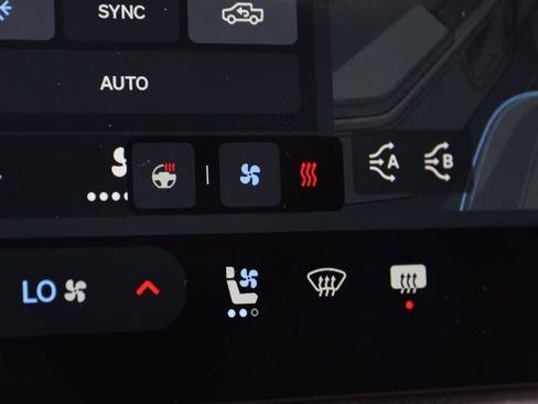 Used 2022 Rivian R1T Adventure image 7