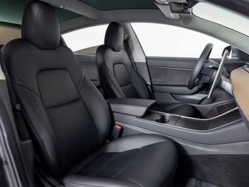 Used 2018 Tesla Model 3 Performance image 26