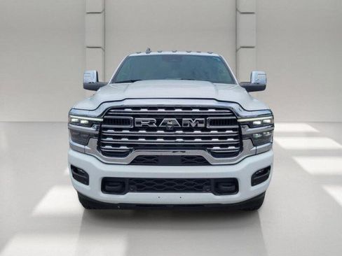 Used 2025 RAM 2500 Limited AWD/4WD image 2