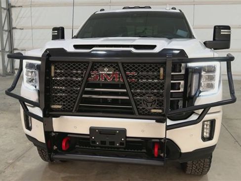 Used 2022 GMC Sierra 2500 AT4 w/ AT4 Preferred Package image 3