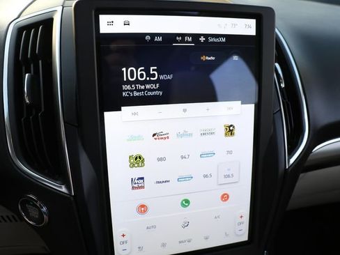 Used 2024 Ford Edge Titanium image 22