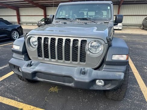 Used 2021 Jeep Gladiator Sport AWD/4WD image 14