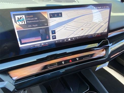 New 2026 BMW i5 eDrive40 image 21