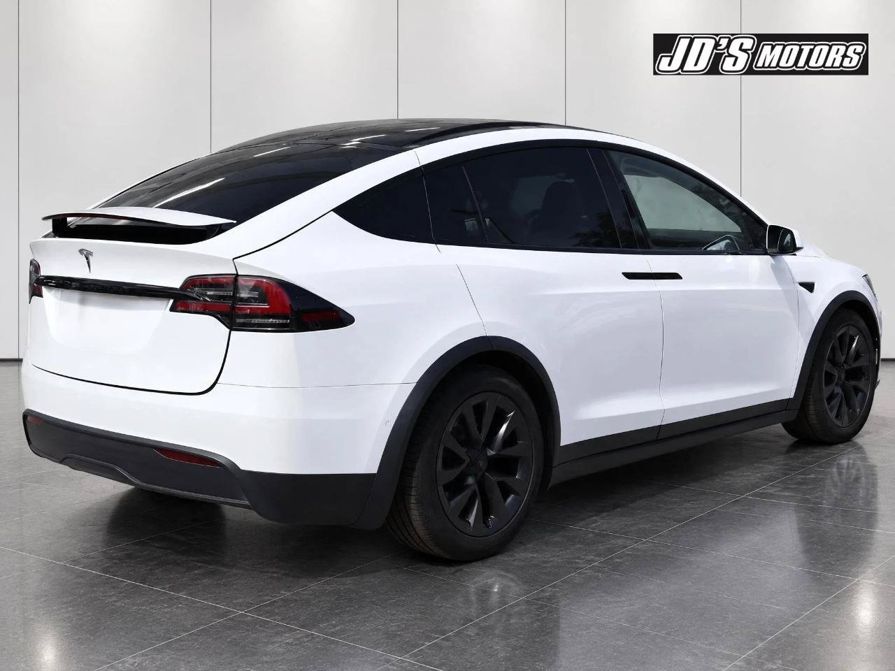 Used 2022 Tesla Model X AWD/4WD image 2