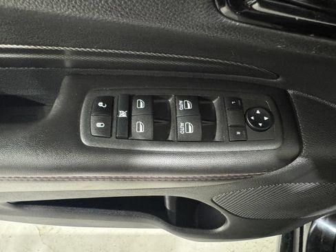 Used 2022 Dodge Durango R/T w/ Blacktop Package AWD/4WD image 18