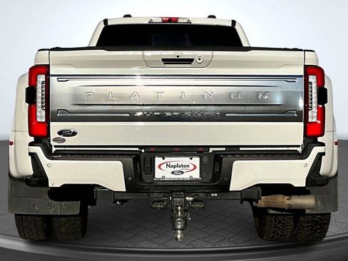 Used 2023 Ford F350 Platinum w/ FX4 Off-Road Package image 4