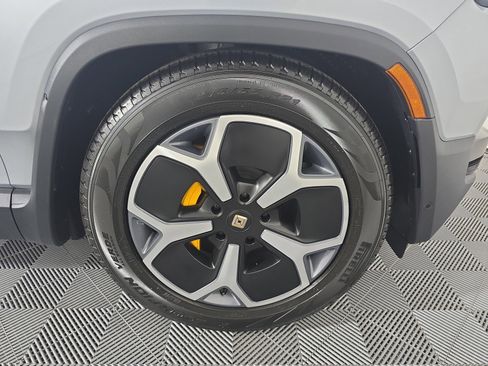 Used 2024 Rivian R1S Adventure AWD/4WD image 11