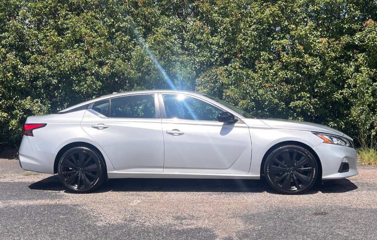 Used 2021 Nissan Altima 2.5 SR FWD image 9