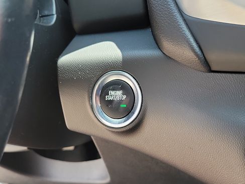 Used 2020 GMC Terrain SLE FWD image 29