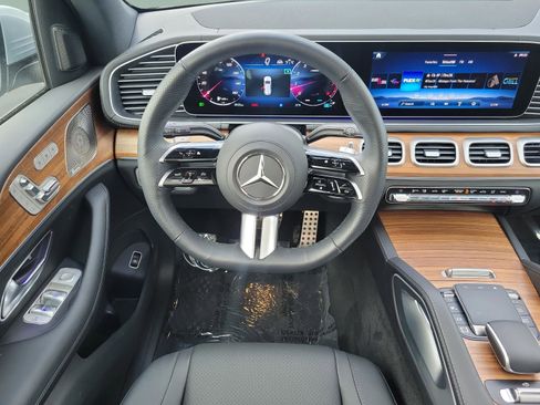 Certified 2025 Mercedes-Benz GLS 450 4MATIC image 13