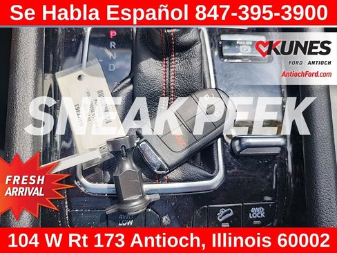 Used 2025 Jeep Compass Trailhawk AWD/4WD image 16