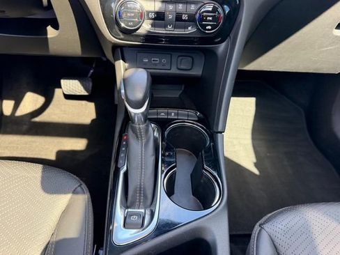 Used 2023 Buick Encore GX Essence w/ Experience Buick Package image 18