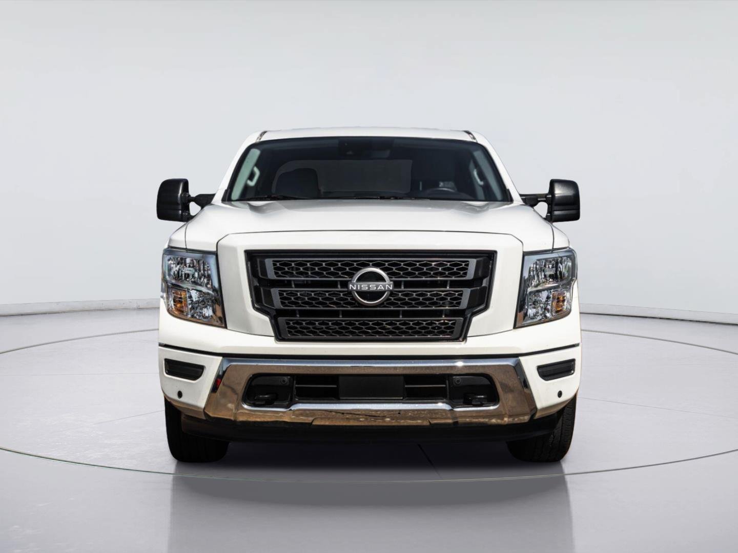 Used 2024 Nissan Titan SV w/ SV Convenience Package AWD/4WD image 5