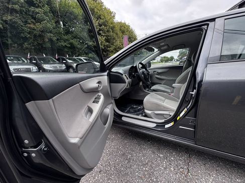 Used 2013 Toyota Corolla L FWD image 9