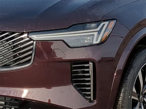 New 2026 Volvo XC90 B5 Core w/ Protection Package Premier image 10