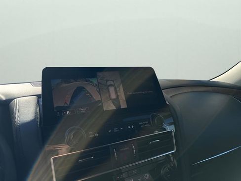 Used 2024 Nissan Armada SL image 39