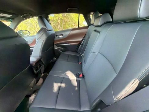 Used 2024 Toyota Venza XLE AWD/4WD image 37